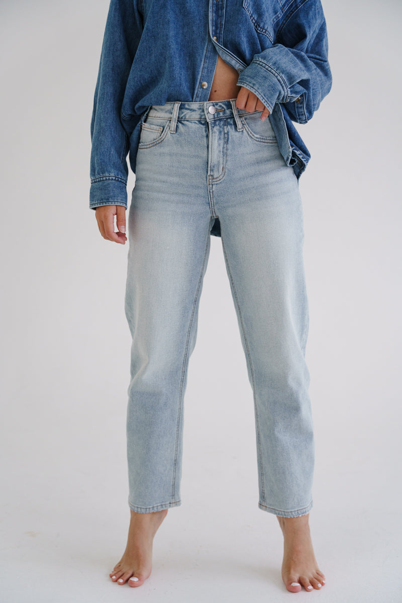 Noah High Rise Cropped Barrel Jeans Light Wash
