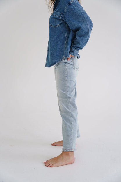 Noah High Rise Cropped Barrel Jeans Light Wash