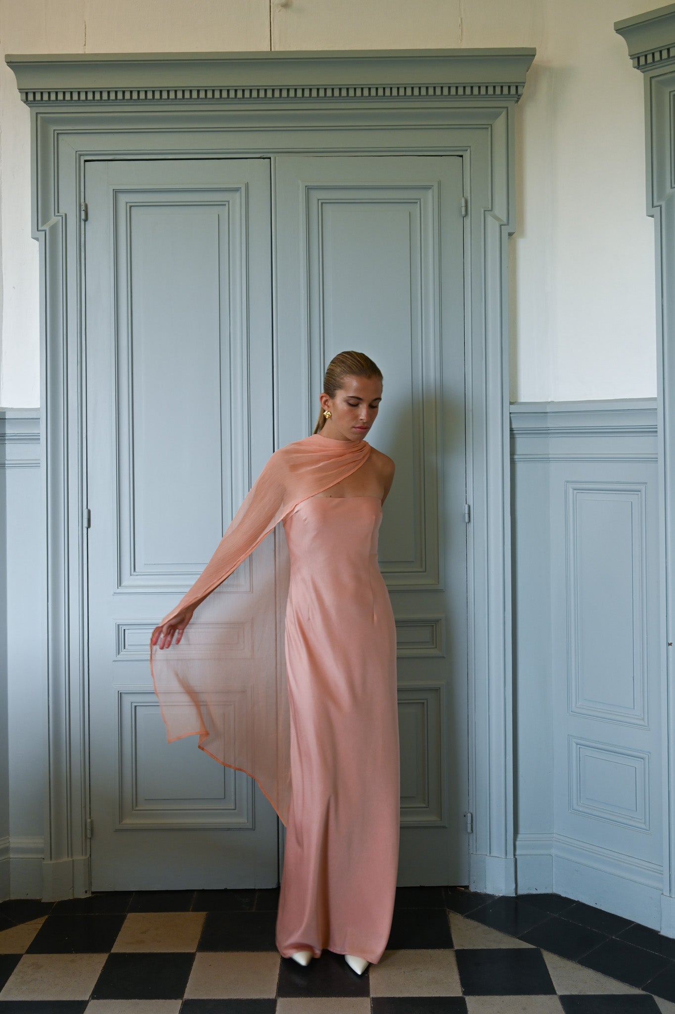Vitoria Cape Dress — Peach