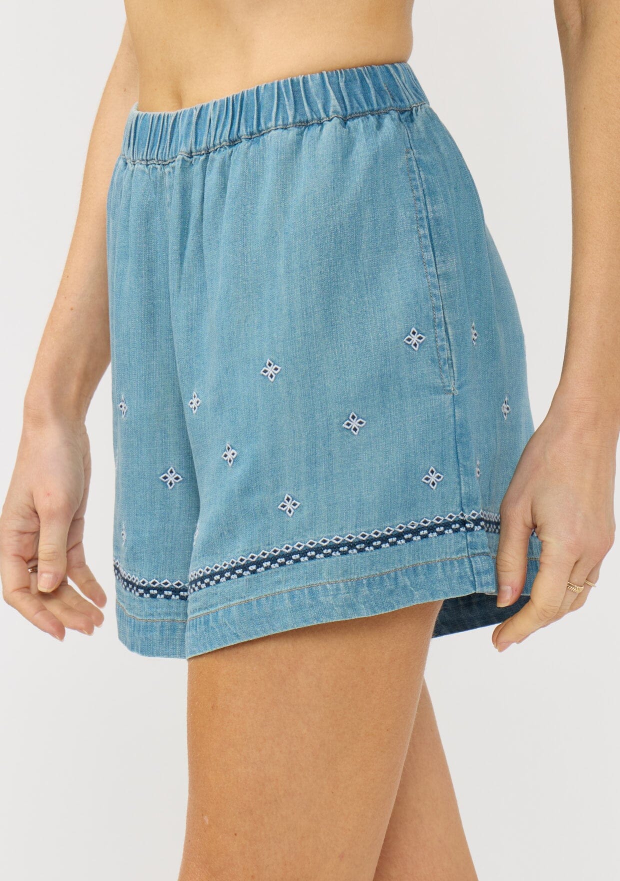 Terra Embroidered Short