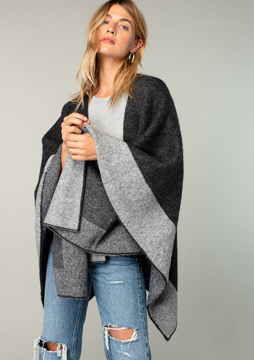 Este Sweater Cape