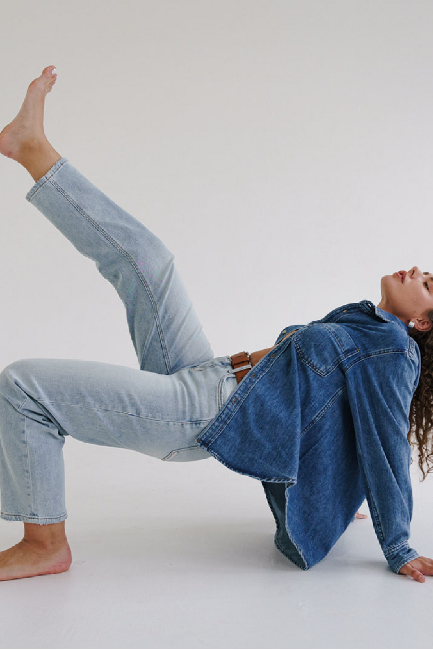 Noah High Rise Cropped Barrel Jeans Light Wash