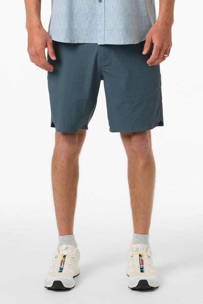 TRVLR Halfback 18" Hybrid Shorts