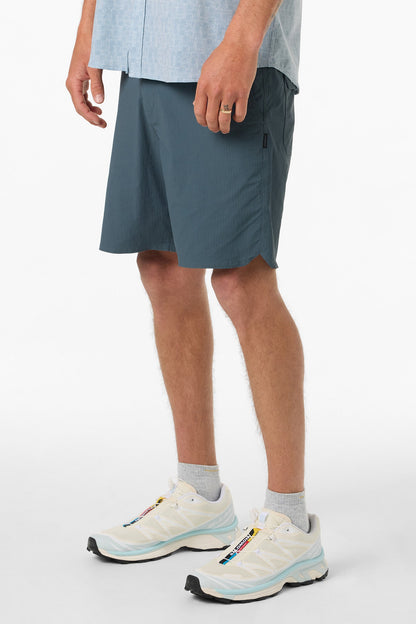 TRVLR Halfback 18" Hybrid Shorts