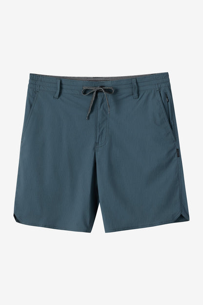 TRVLR Halfback 18" Hybrid Shorts