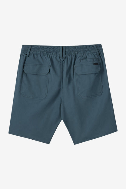TRVLR Halfback 18" Hybrid Shorts